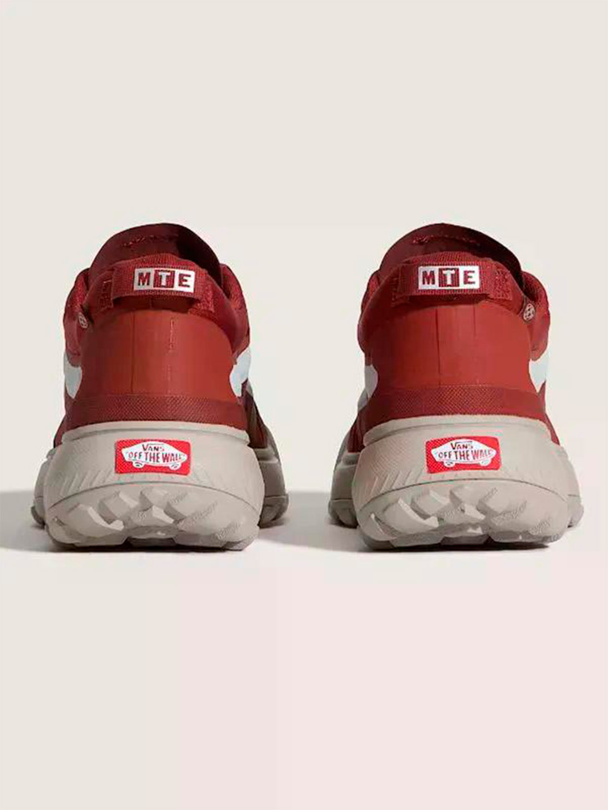 Zapatilla Hombre MTE Crosspath Rojo Vans