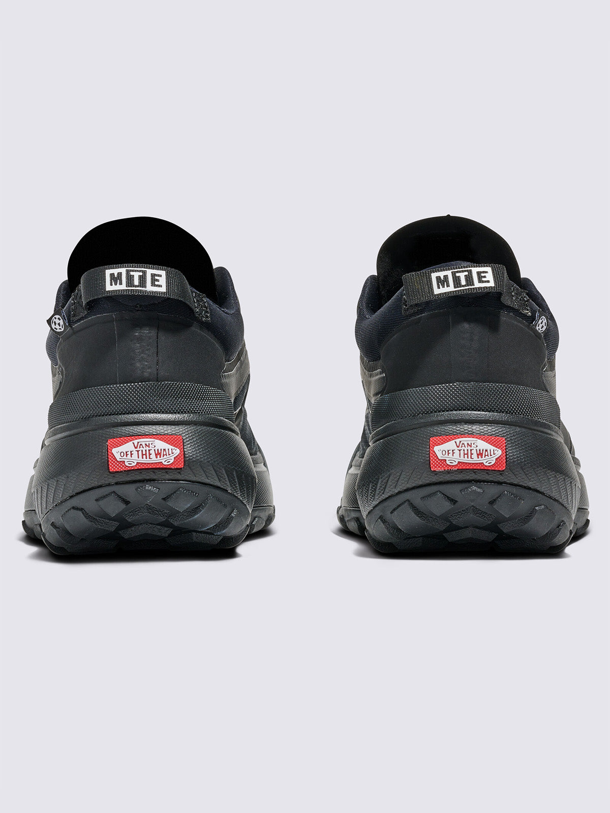 Zapatilla Adulto MTE Crosspath Negro Vans