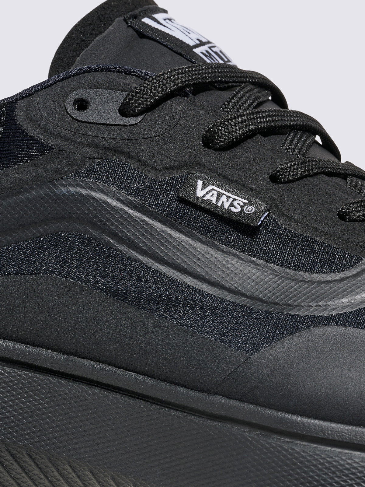 Zapatilla Adulto MTE Crosspath Negro Vans