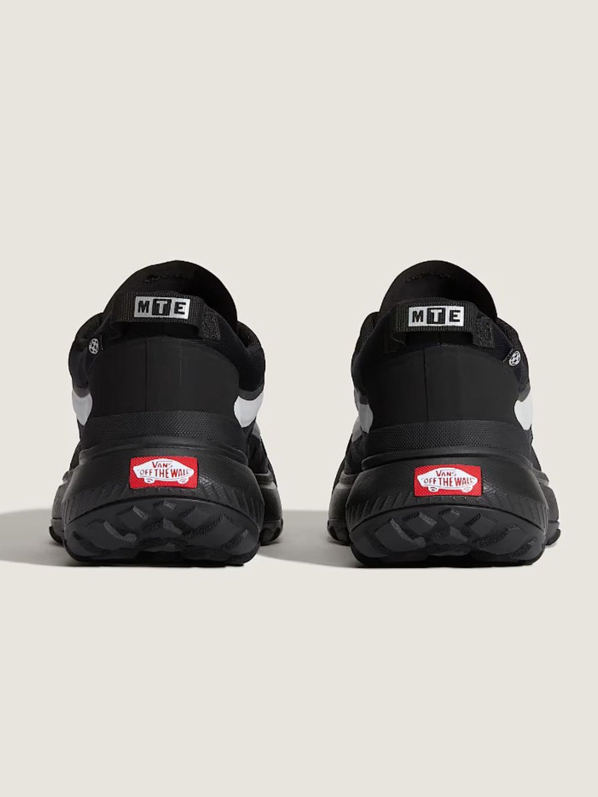 Zapatilla Adulto MTE Crosspath Negro Vans