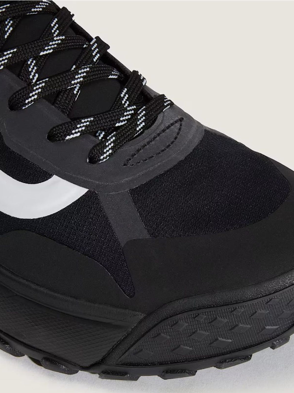 Zapatilla Adulto MTE Crosspath Negro Vans