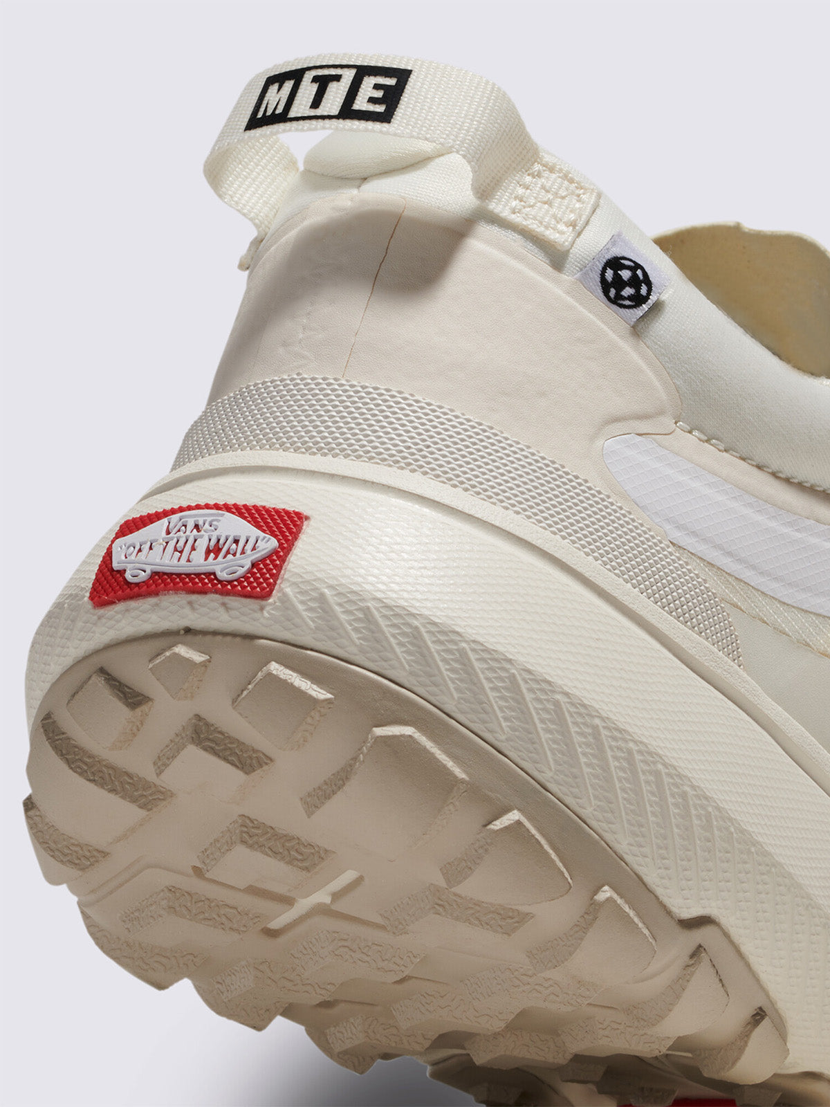 Zapatilla Mujer Mte Crosspath Blanco Vans