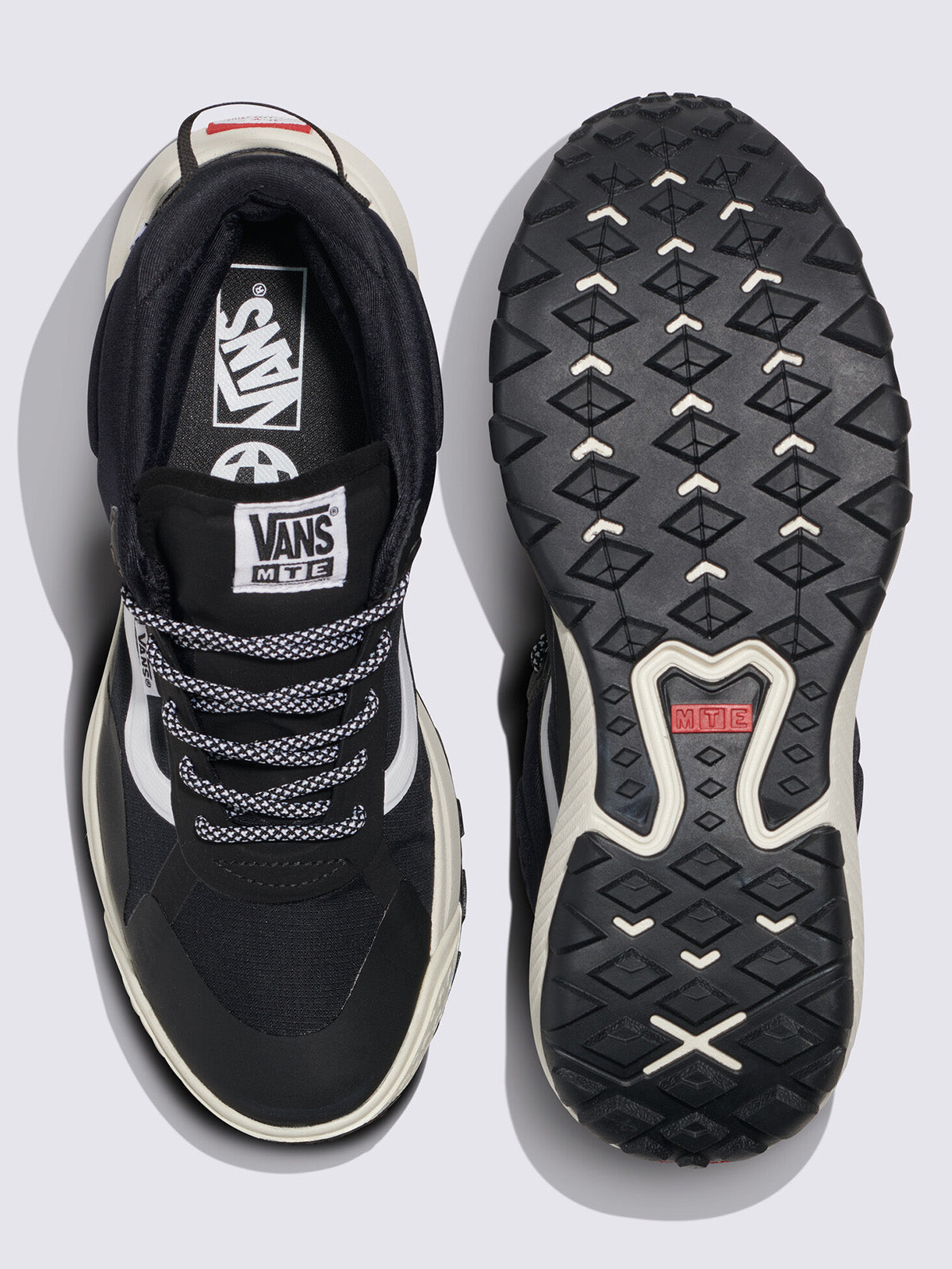 Zapatilla Adulto MTE Crosspath Mid Negro Vans