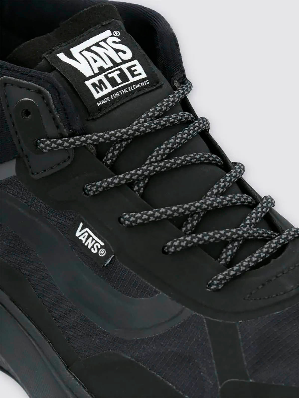 Zapatilla Adulto Mte Crosspath Mid Negro Vans