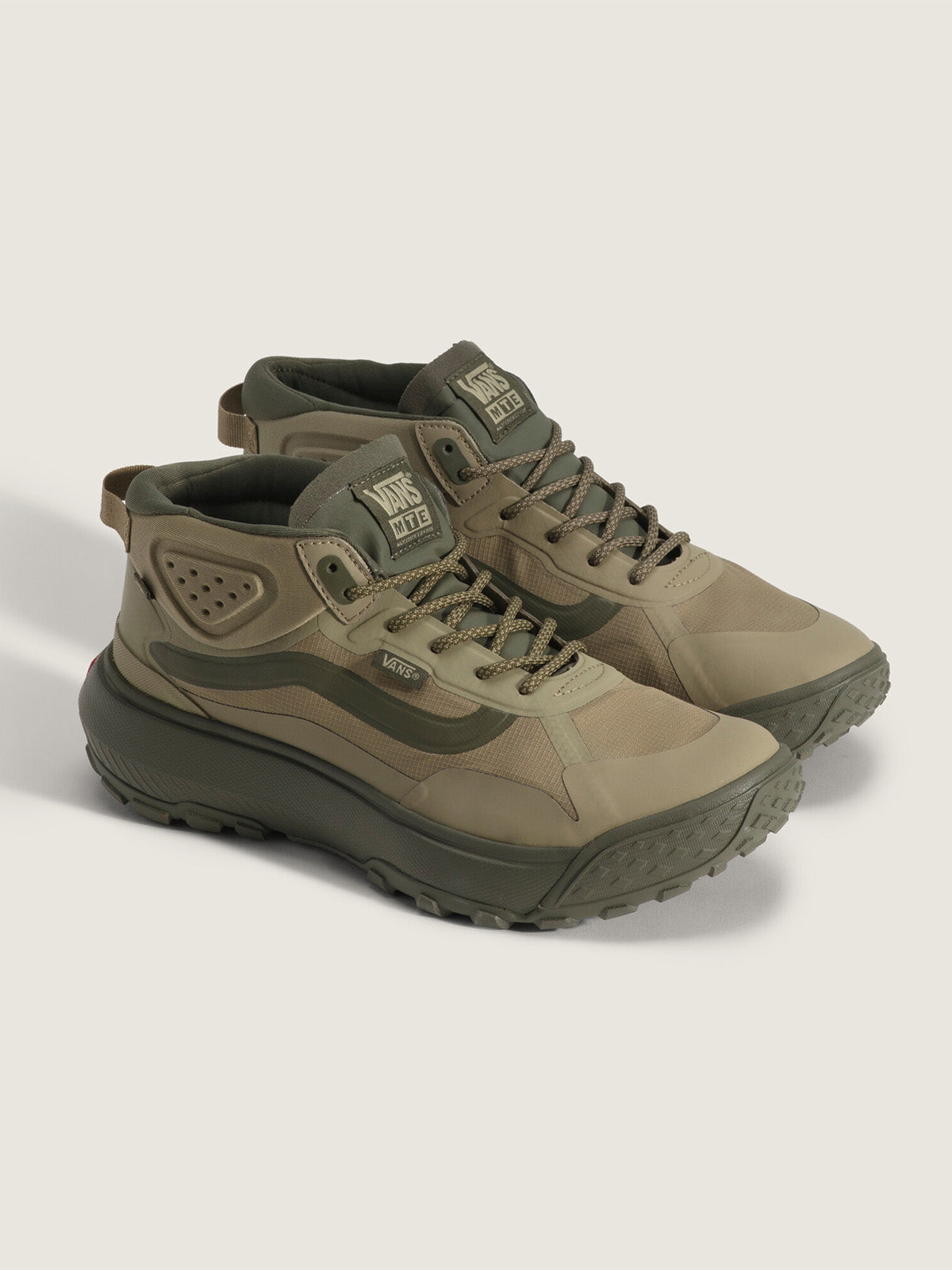 Zapatilla Hombre MTE Crosspath Mid Café Vans