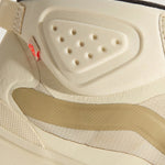 Zapatilla Mujer MTE Crosspath Mid Beige Vans