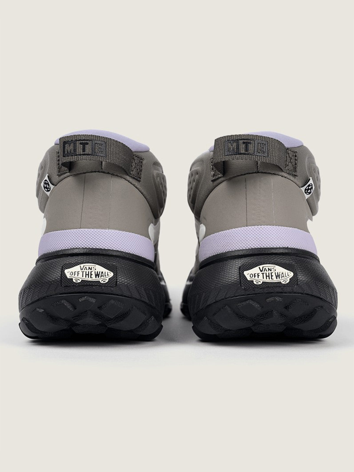 Zapatilla Adulto MTE Crosspath Mid Gris Vans