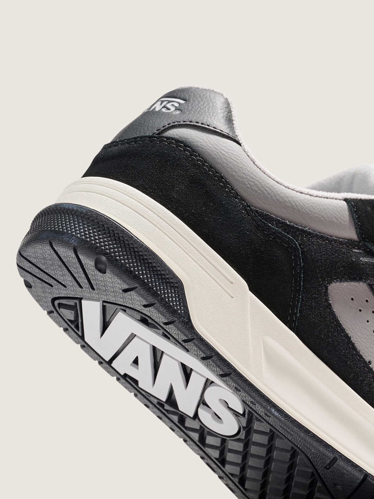 Zapatilla Adulto Upland Negro Vans