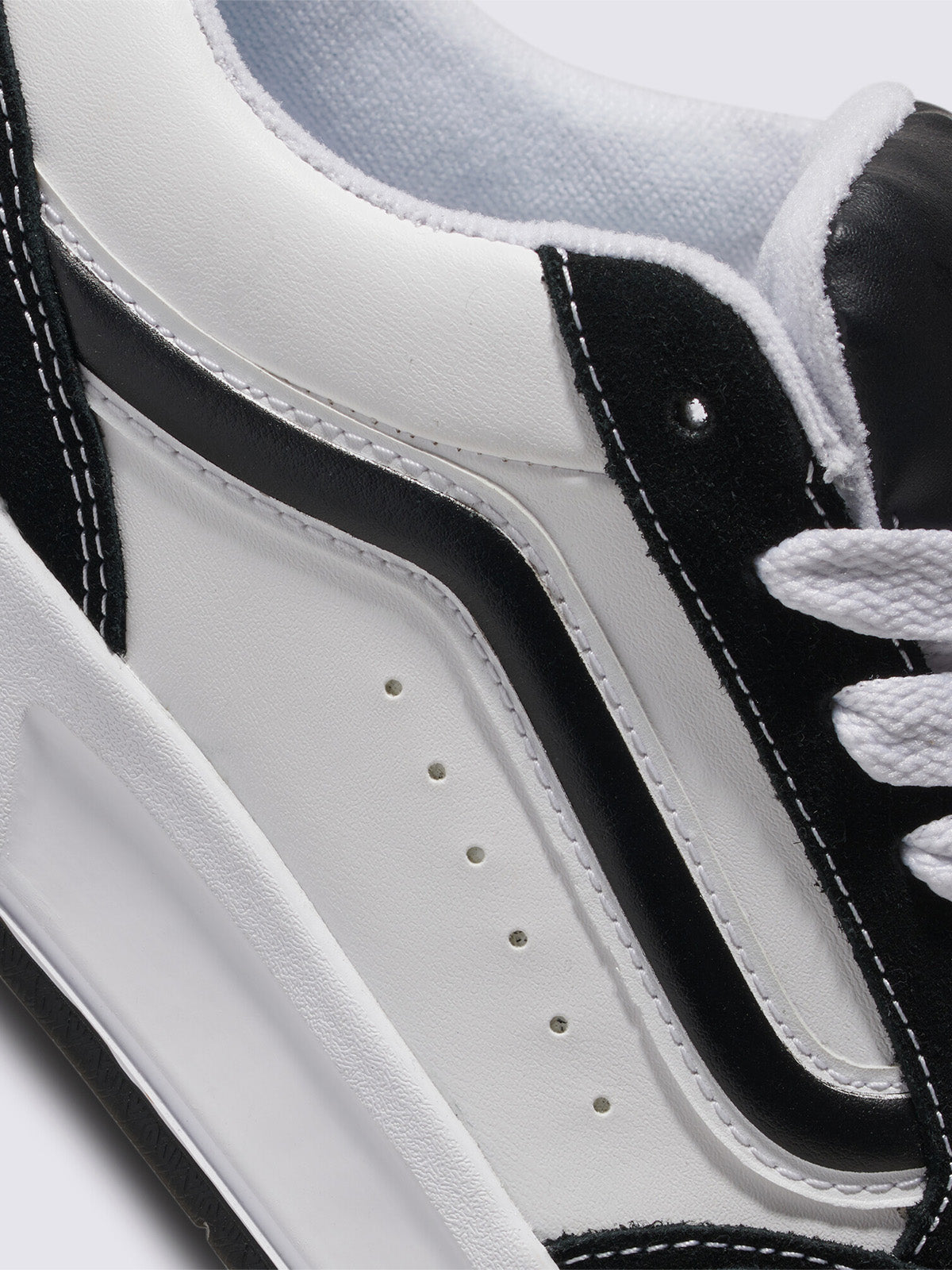 Zapatilla Adulto Hylane Blanco/Negro Vans