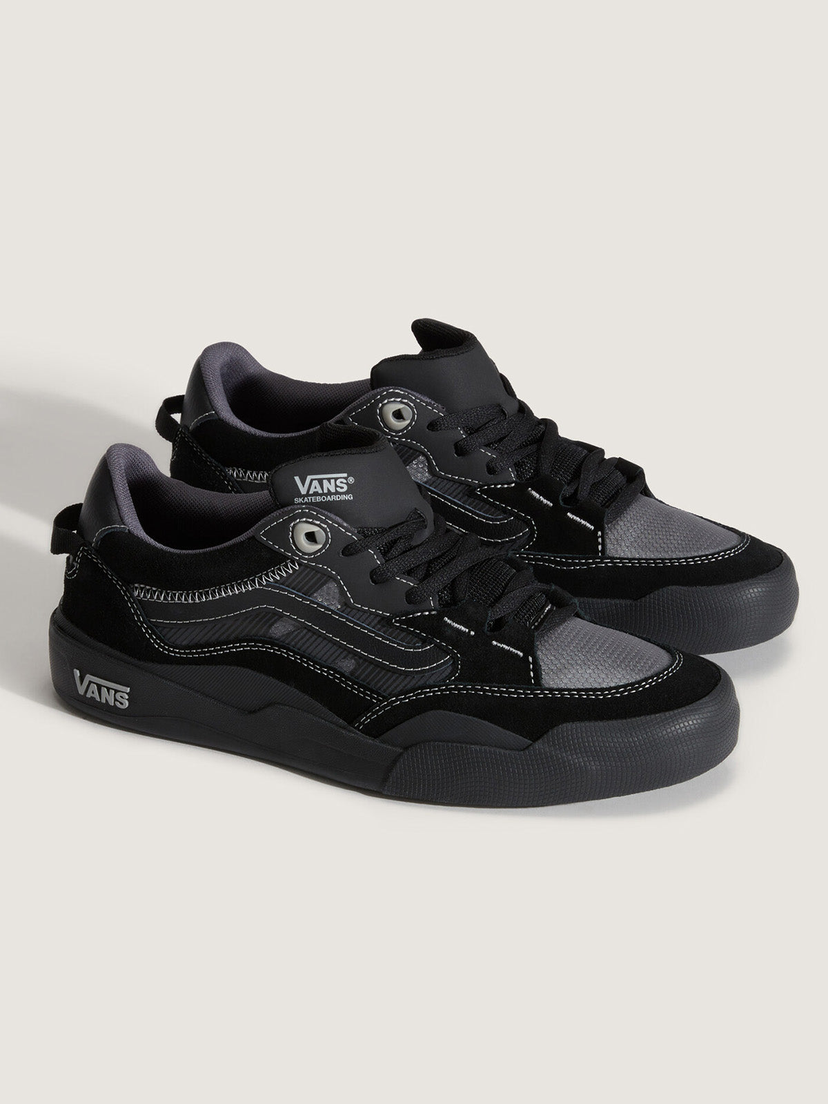 BLACK/BLACK