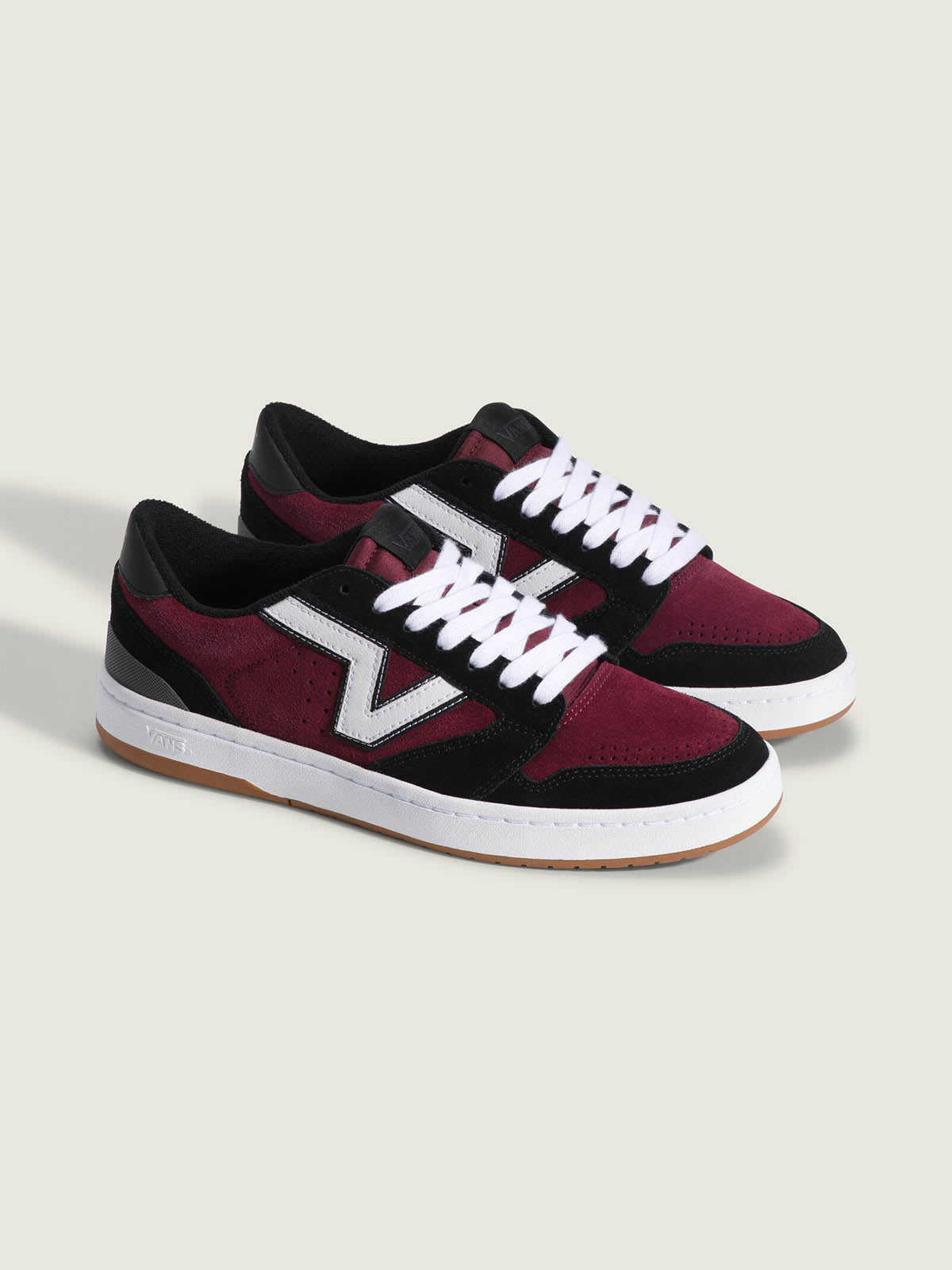 Zapatilla Adulto Lowland 2.0 Negro Vans
