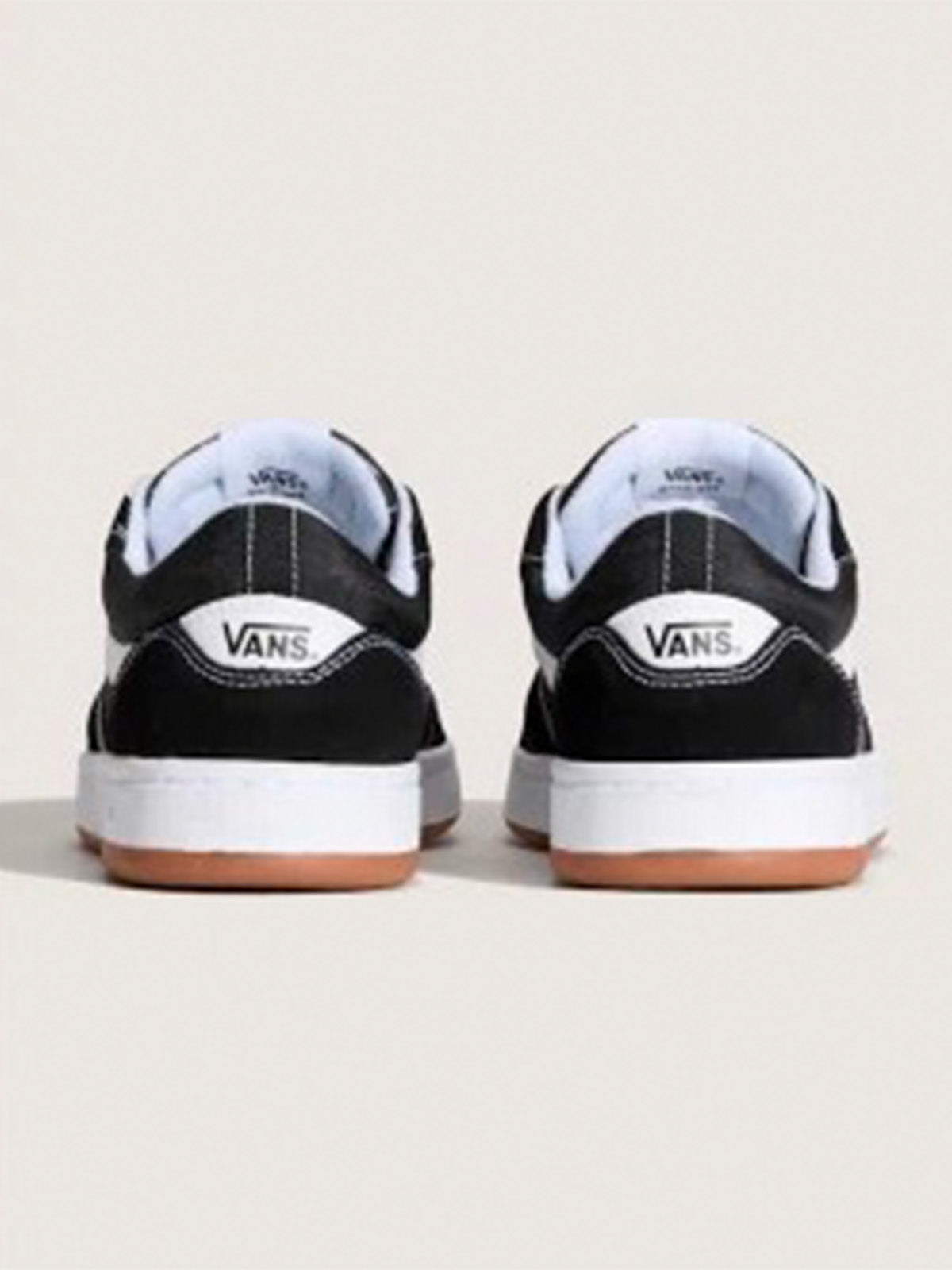 Talones de las Vans Cruze 3.0 con logo Vans blanco