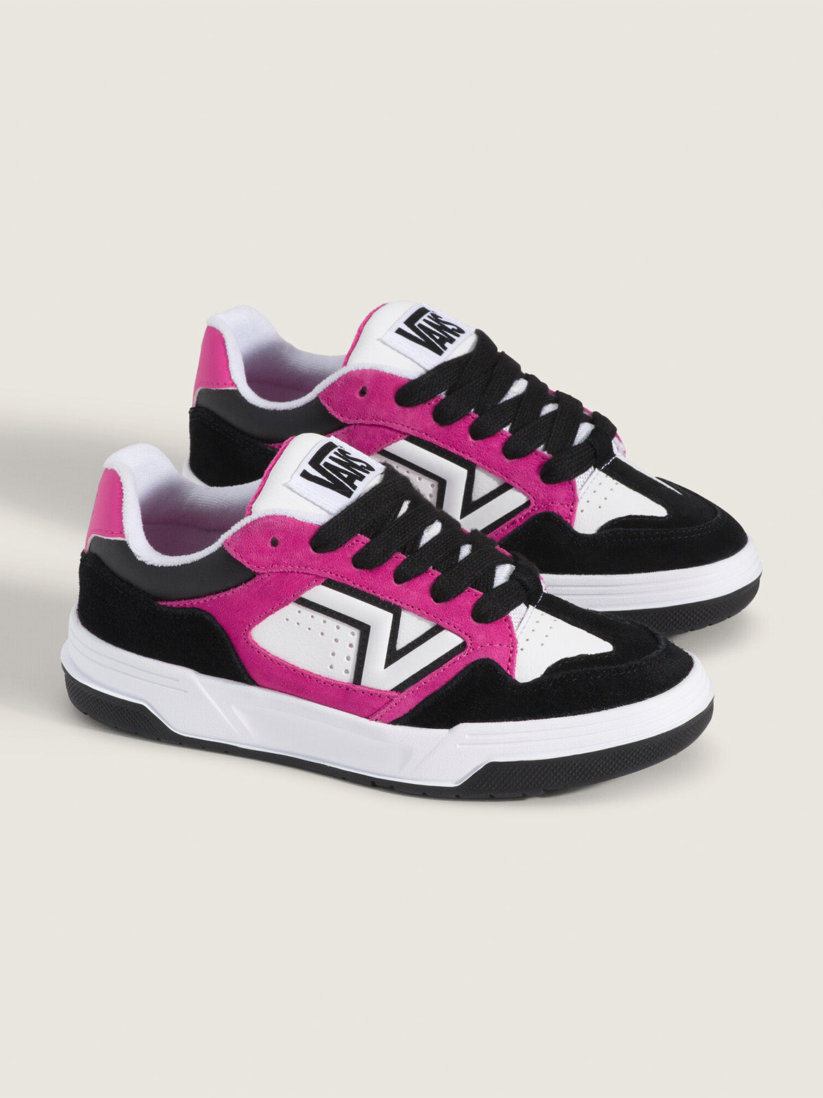 Zapatilla Mujer Upland Negro/Rosado Vans