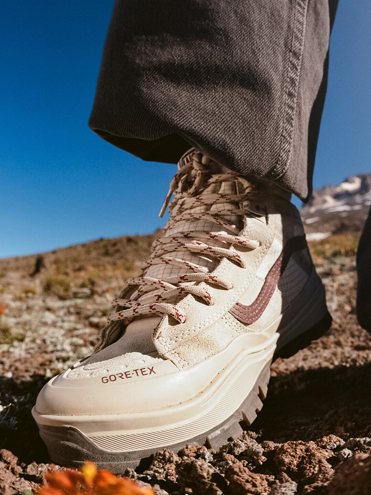 Zapatilla Adulto MTE Sk8-Hi Gore-Tex Blanco Vans