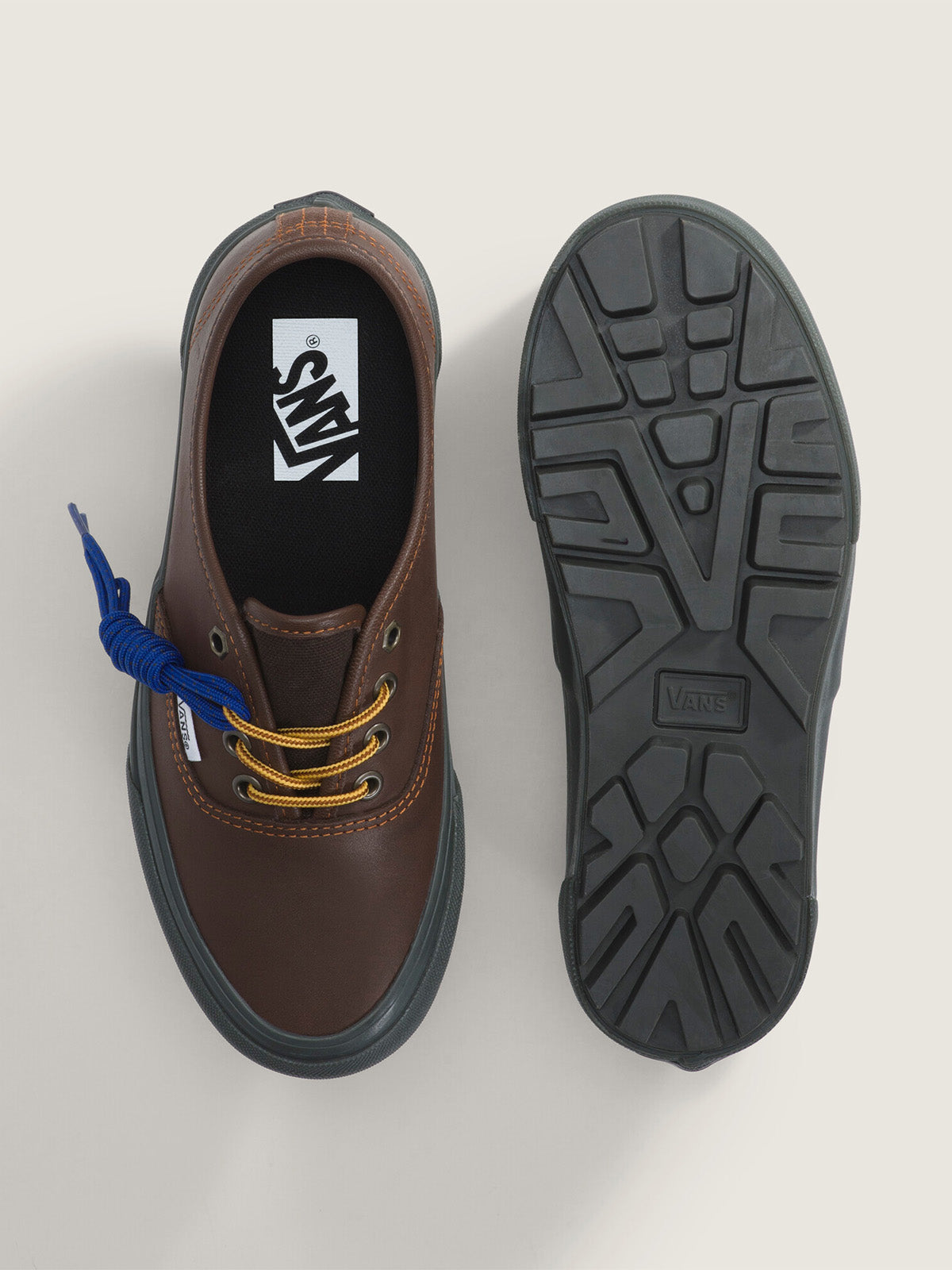 Zapatilla Adulto Premium Authentic 44 V-Lu Café Vans