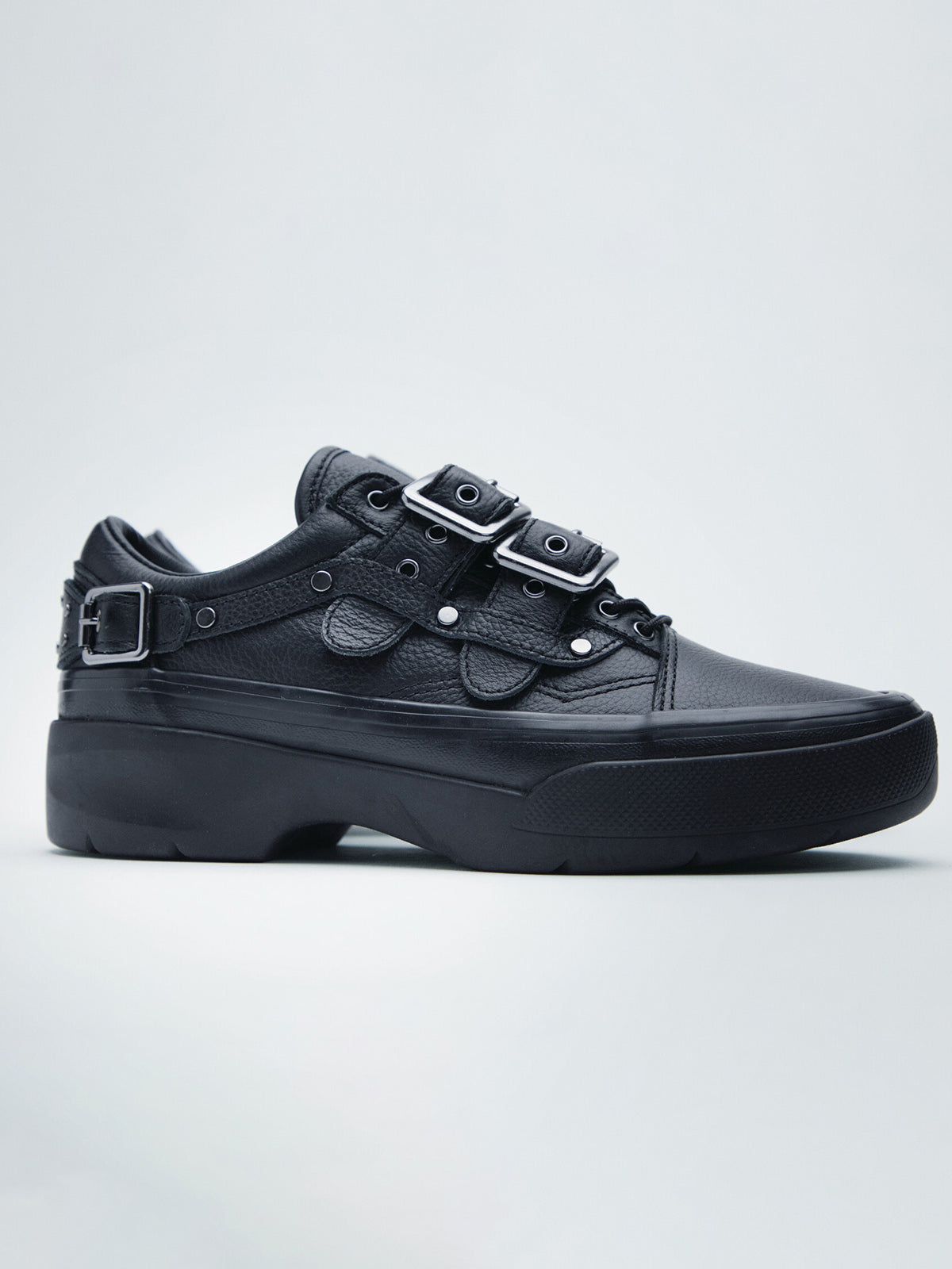 Zapatilla Mujer Premium Old Skool Buckle Negro Vans