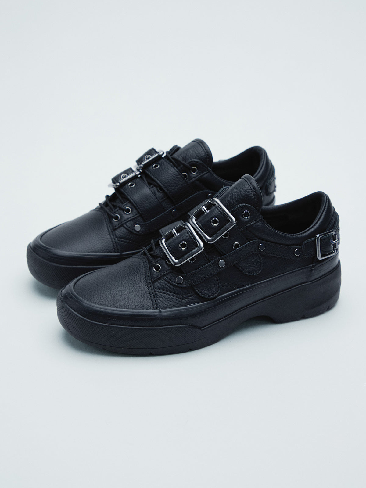 Zapatilla Mujer Premium Old Skool Buckle Negro Vans