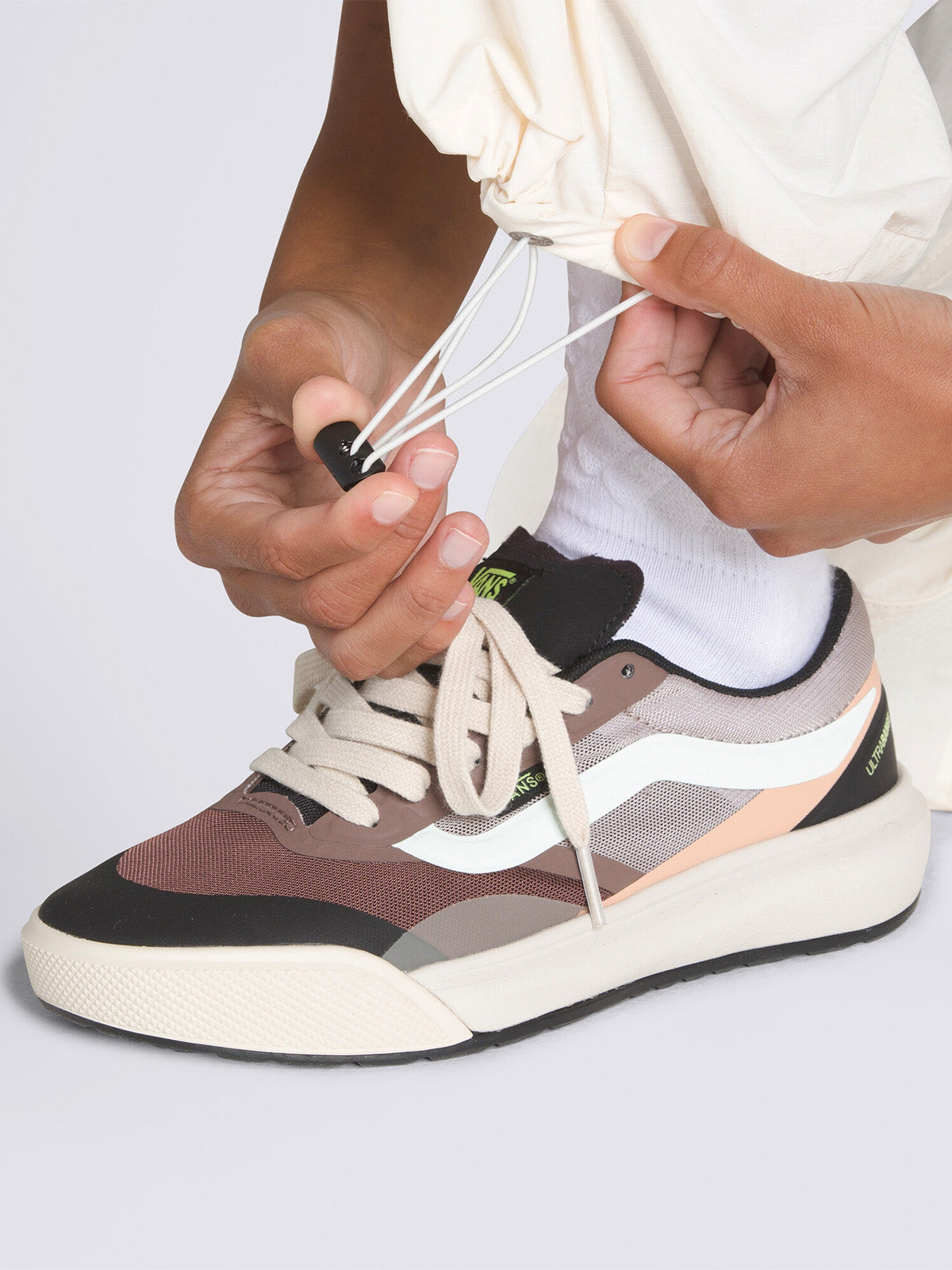 Pantalon Mujer MTE Trek Guide WOMEN Blanco Vans