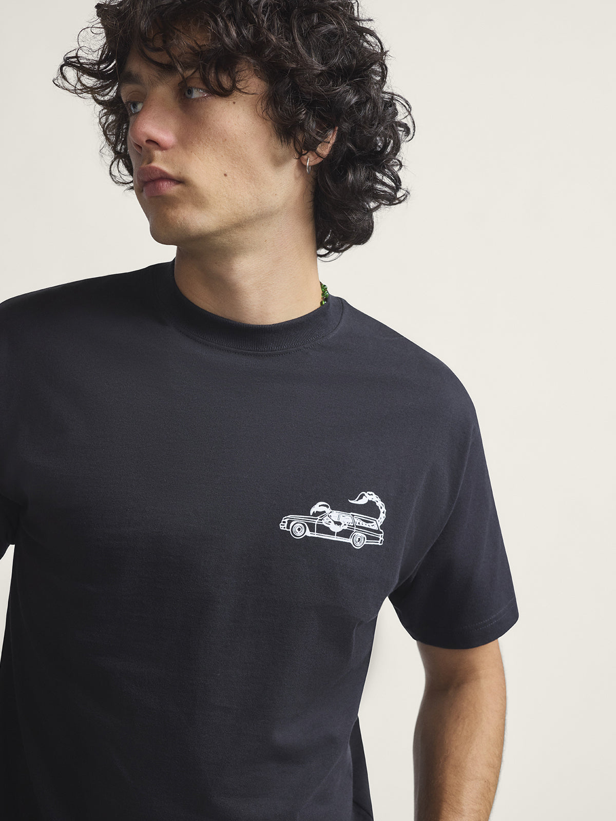 Polera M/C Hombre Sting Wagon Negro Vans