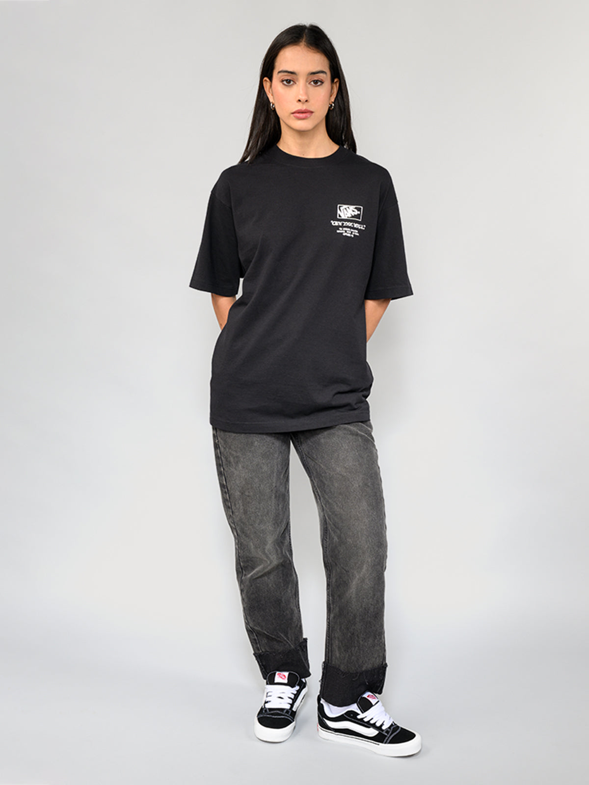 Polera M/C Hombre Circle Bones Negro Vans