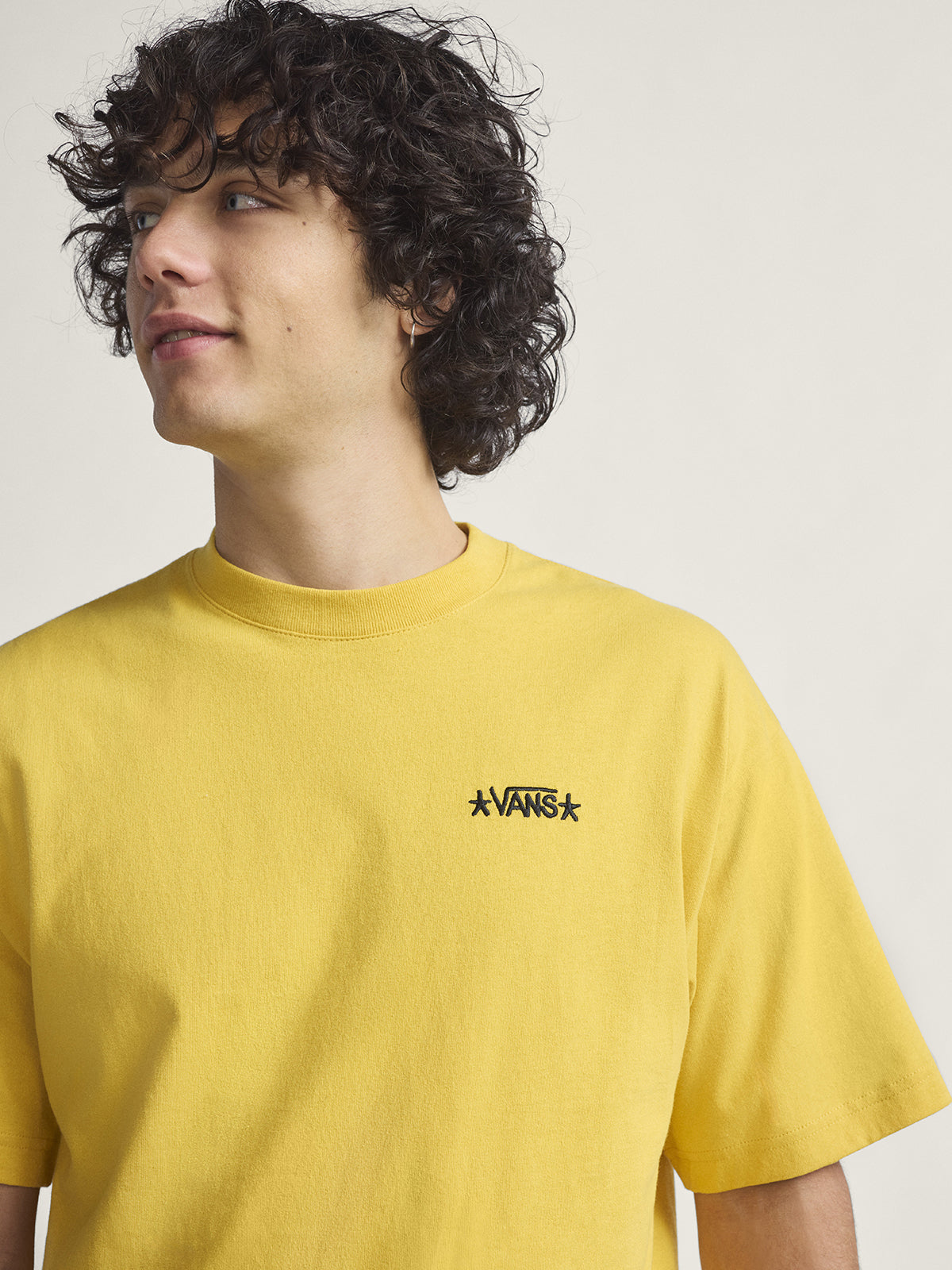 Polera M/C Hombre Skate Atiba Haze Hug Amarillo Vans