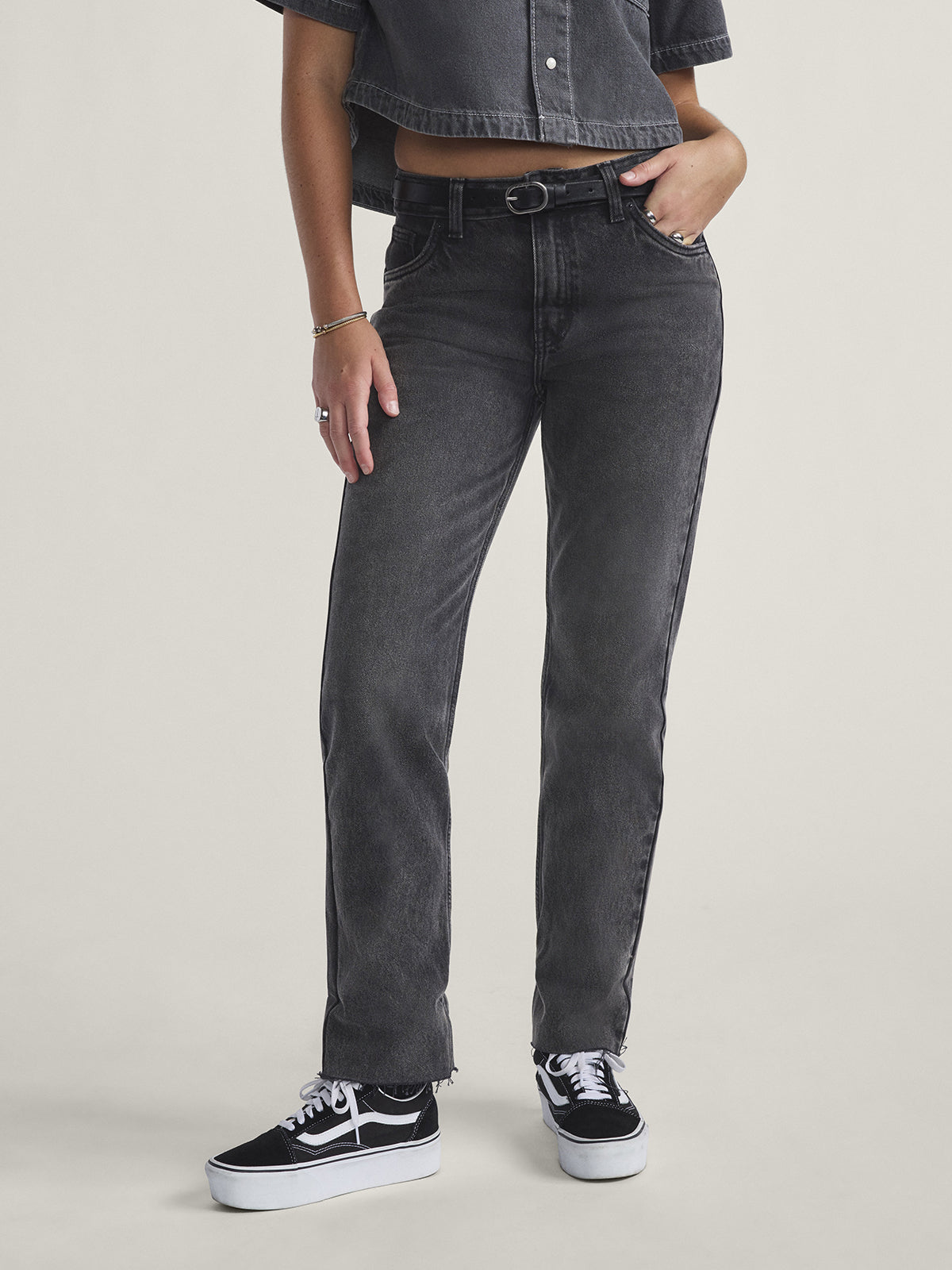 Pantalón Adulto Annabelle Straight Negro Vans