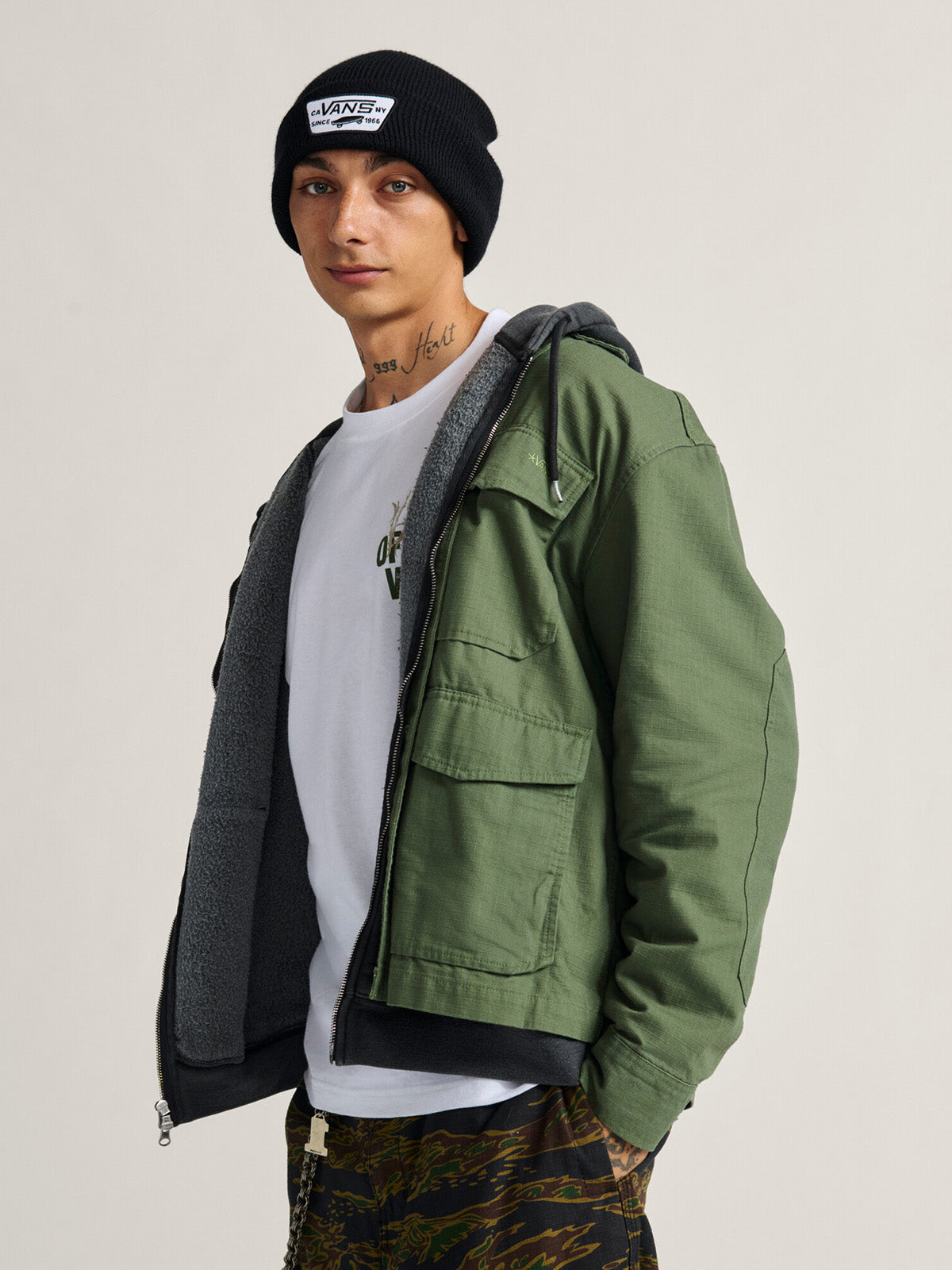 Camisa M/L Hombre Skate Atiba Haze Mil Verde Vans