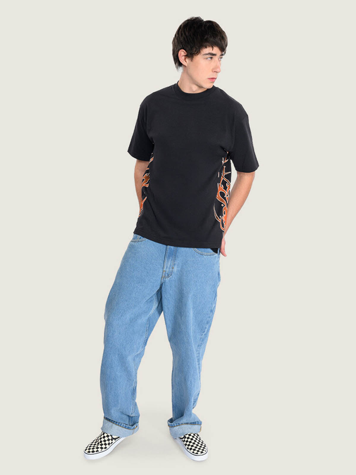 Polera M/C Hombre Dayana Side Tribal Negro Vans