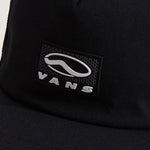 Detalle del parche con la Sidestripe y el logo Vans