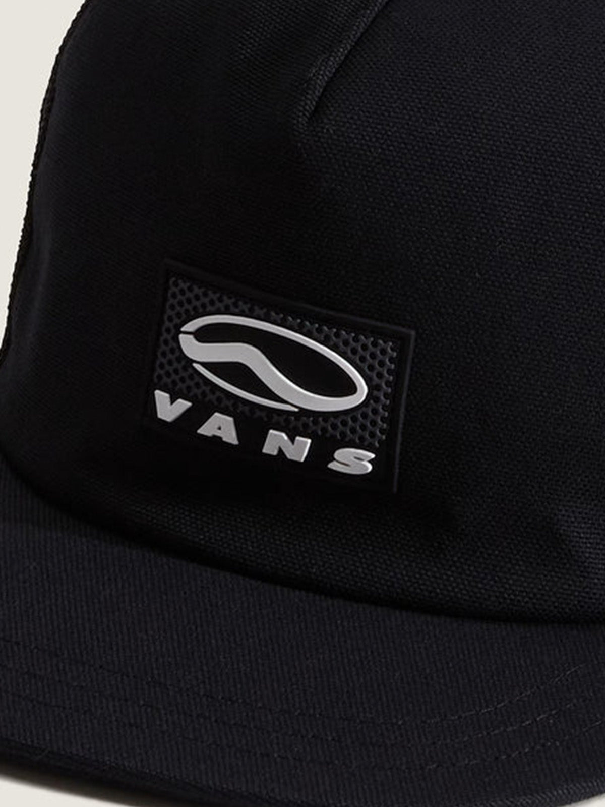 Detalle del parche con la Sidestripe y el logo Vans