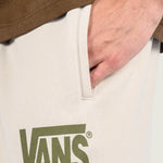 Pantalon Buzo Hombre Stretch Logo Fleece Gris Vans