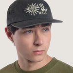 Hombre con el jockey Vans Dreams Spill negro