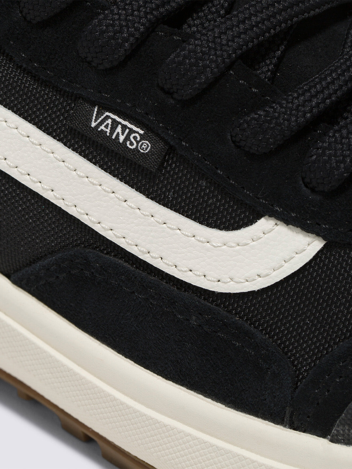 Zapatilla Adulto MTE Ultrarange Exo Negro Vans