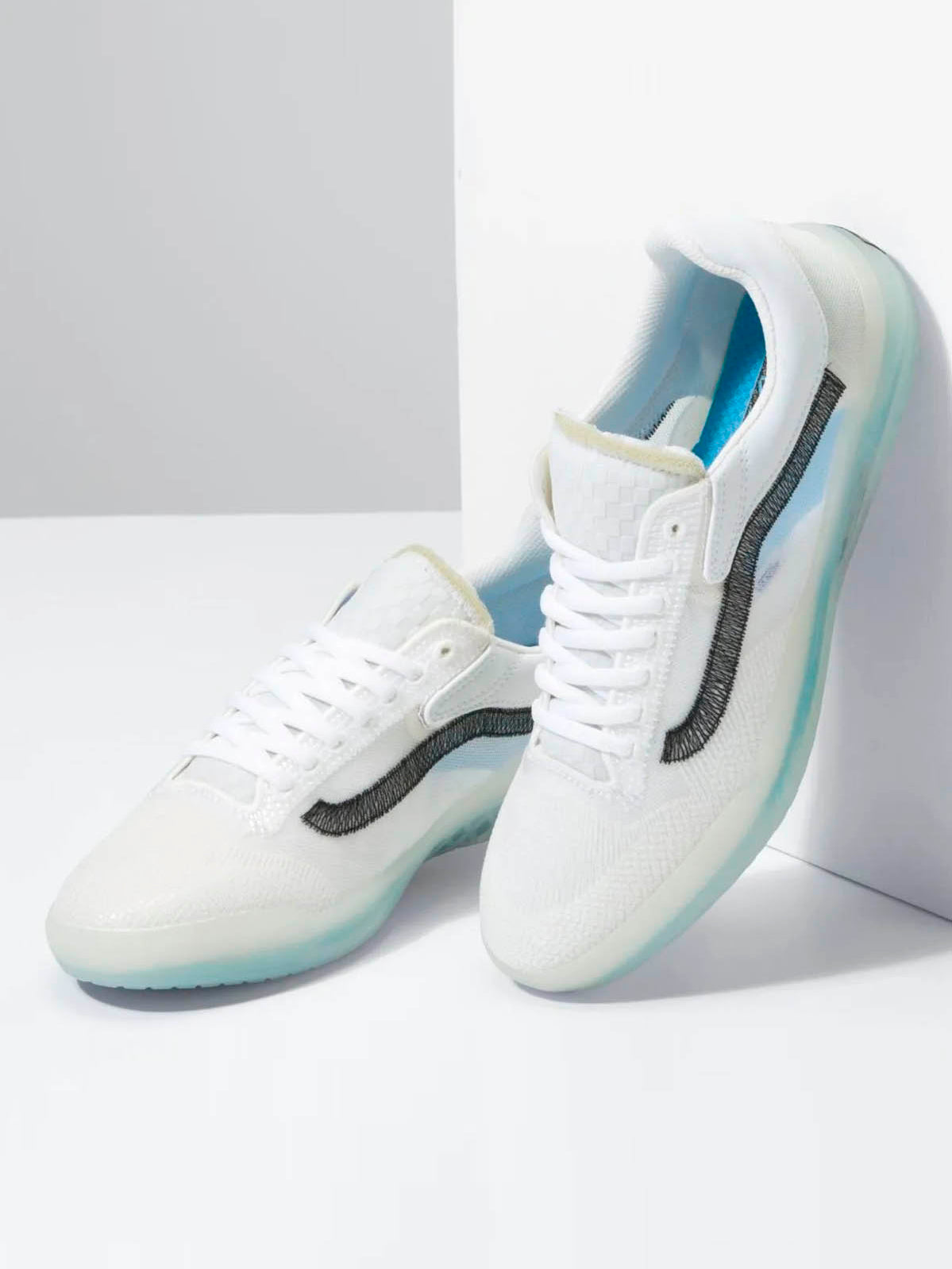 Zapatilla Adulto UltimateWaffle Blanco Vans